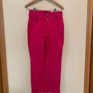 NYDJ. BNWT. Marilyn ankle style. Spring is coming 😍